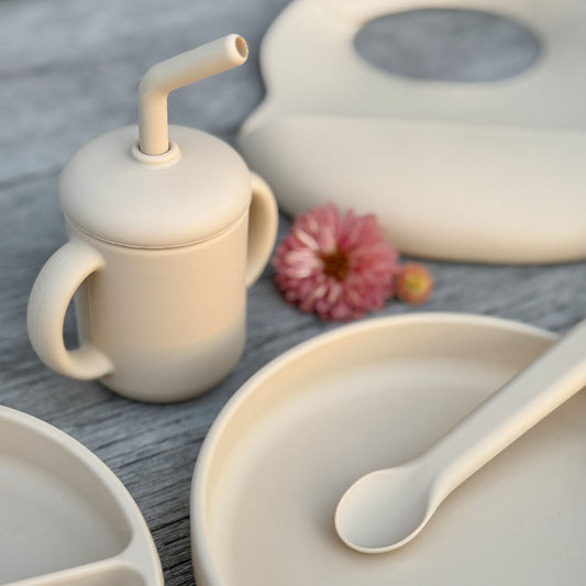 Mugg med sugrör silikon sandshell