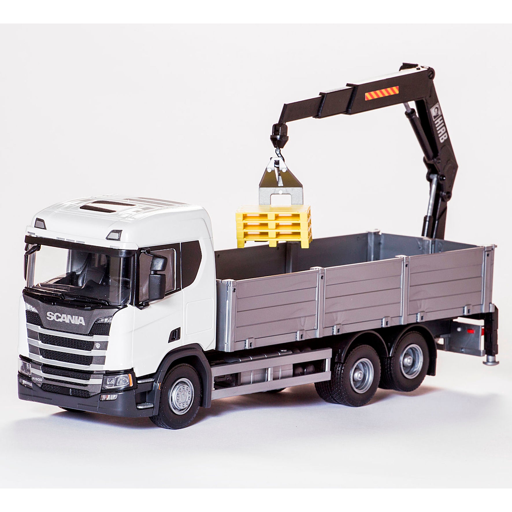 Emek Lastbil Scania Vit 1:25 – bild 1