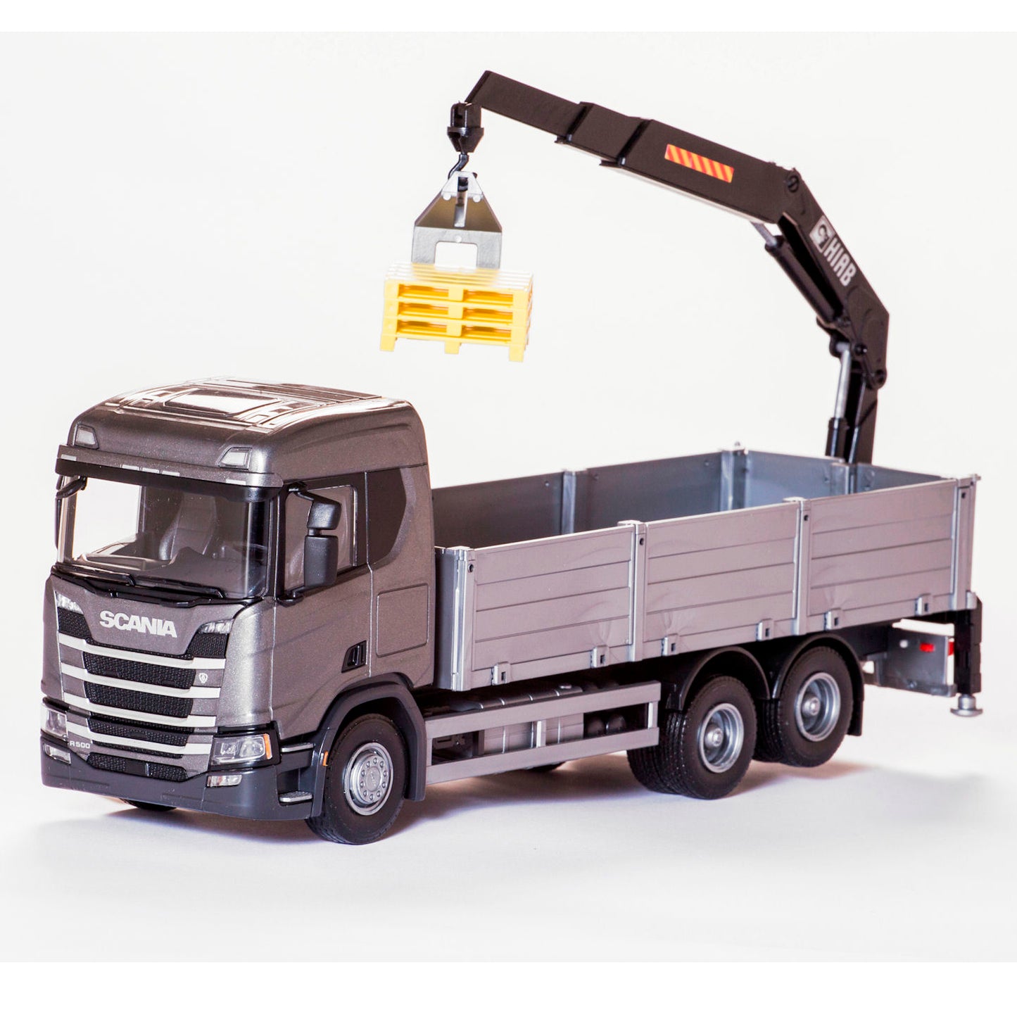 Emek Lastbil Scania Grå 1:25 – bild 1